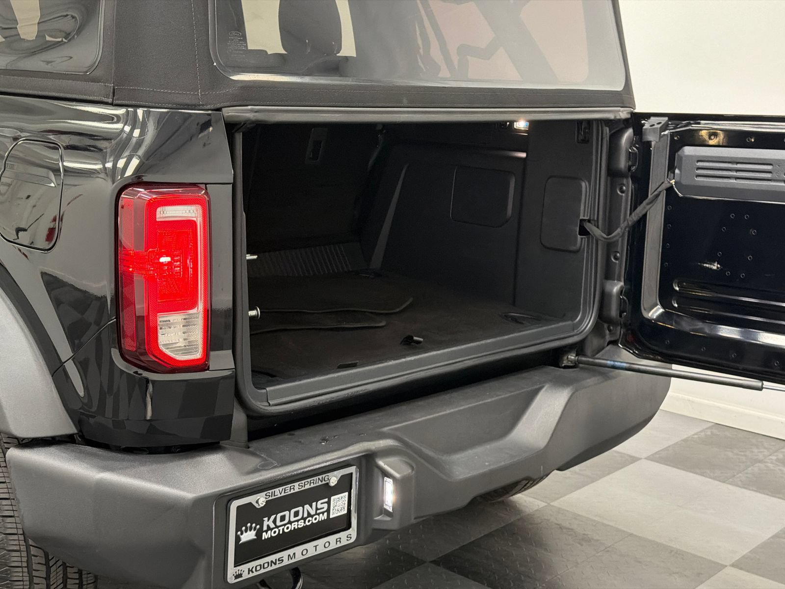 Used 2025 Ford Bronco 4-Door AWD/4WD image 8