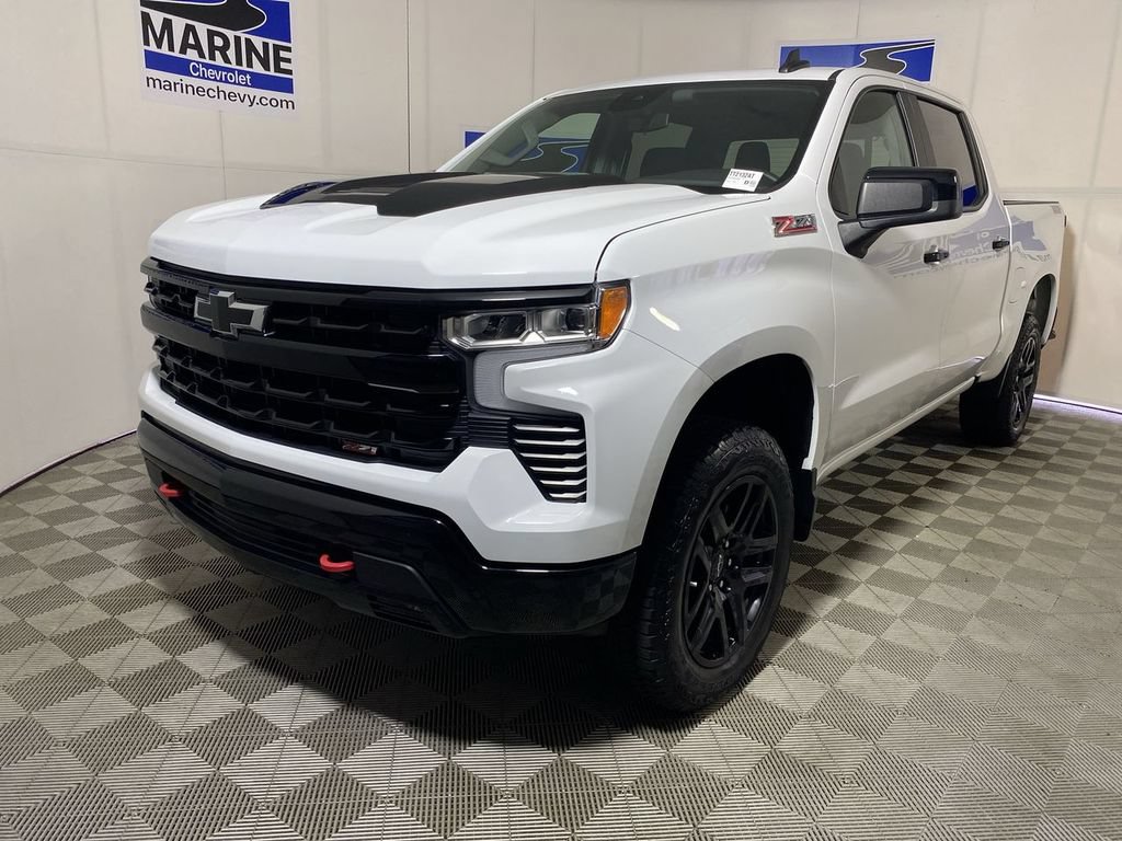 Used 2025 Chevrolet Silverado 1500 LT Trail Boss w/ Convenience Package II AWD/4WD image 11