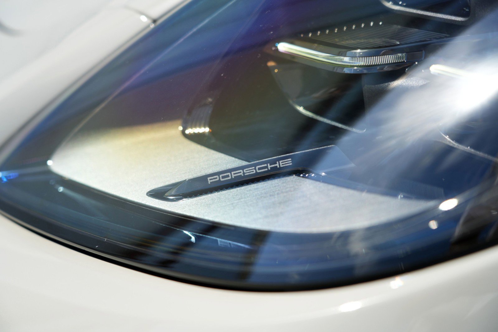 Used 2025 Porsche Panamera 4S w/ Premium Package image 63