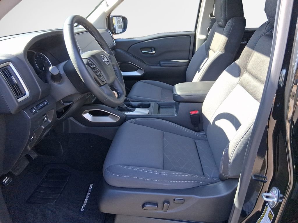 Used 2025 Nissan Frontier SV w/ SV Convenience Package image 12