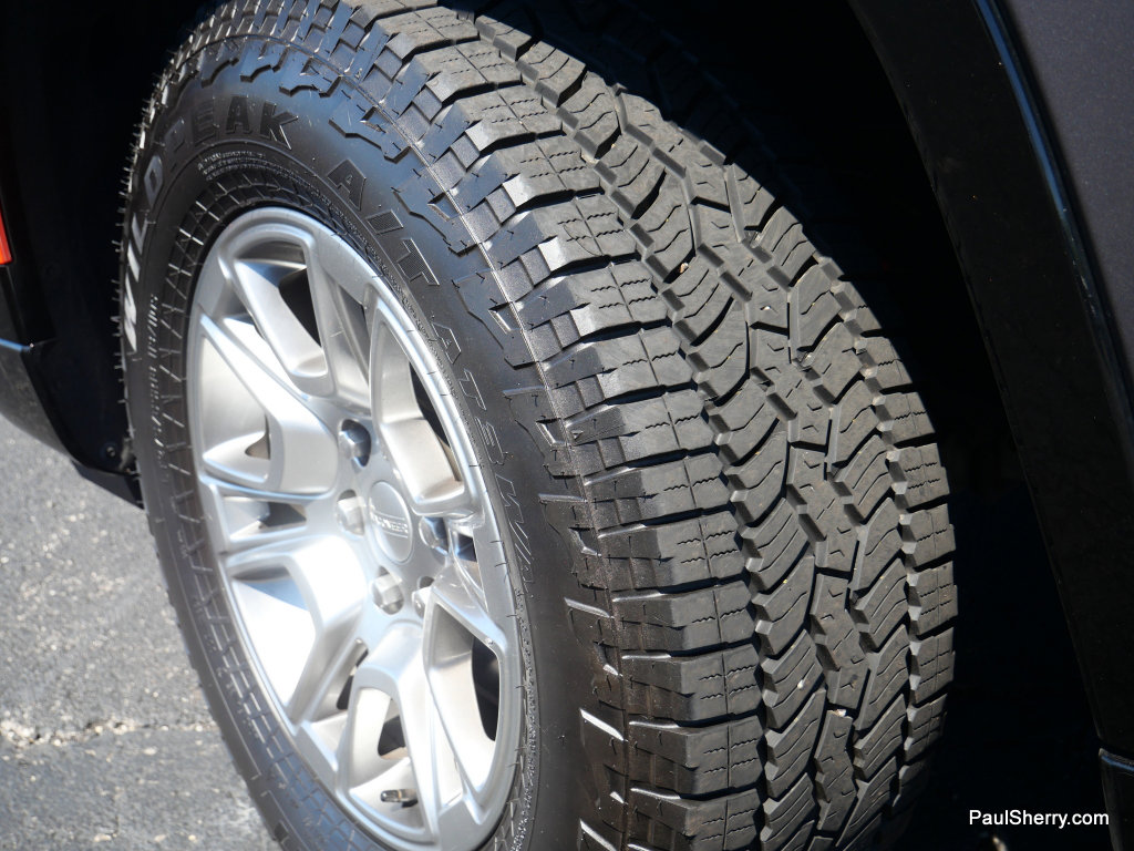 Used 2024 Jeep Wagoneer 4WD w/ HD Trailer Tow Package image 19