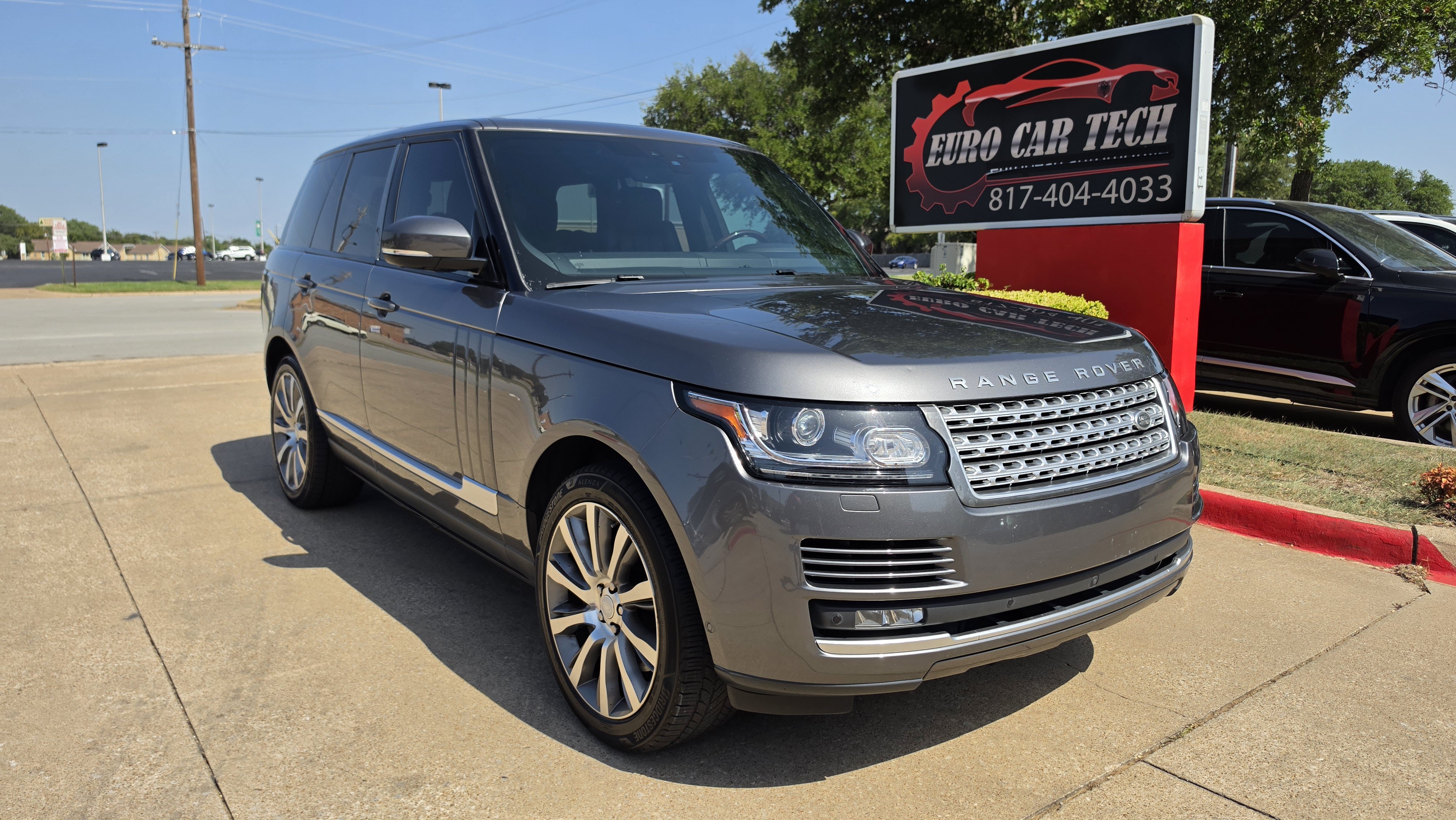 Used 2017 Land Rover Range Rover Supercharged AWD/4WD image 6