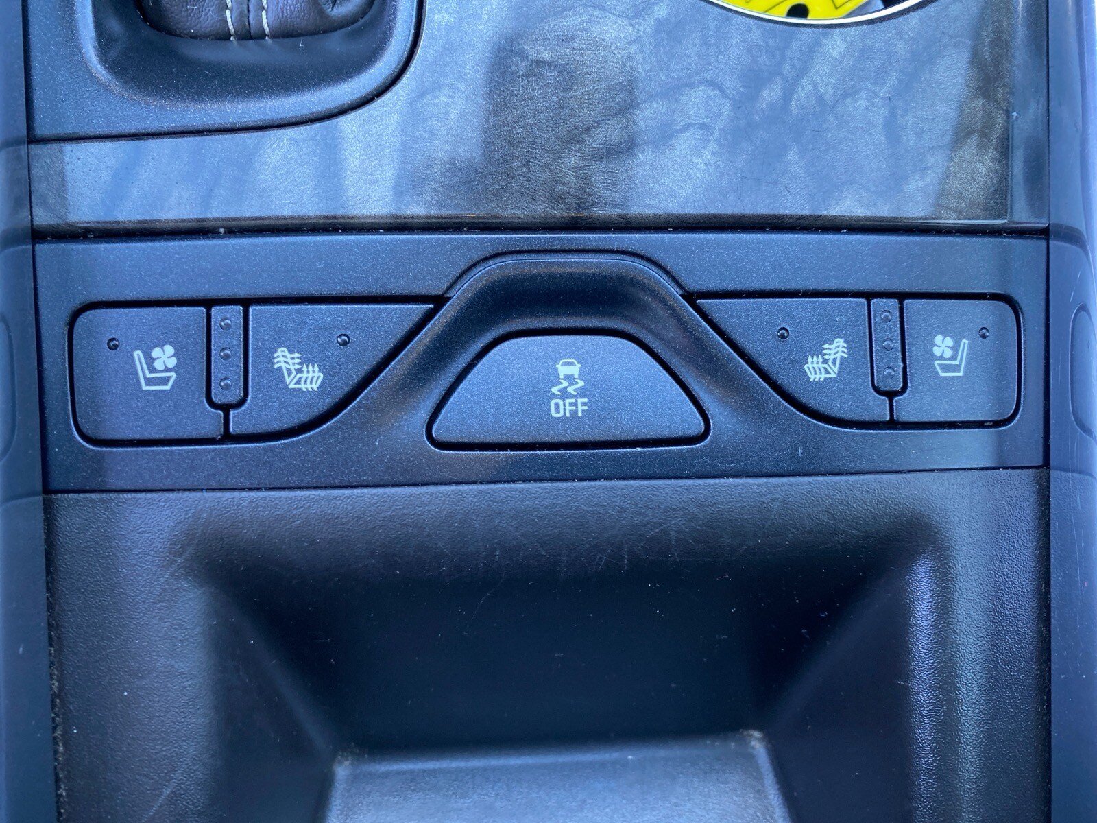 Used 2015 Chevrolet Impala LTZ FWD image 14