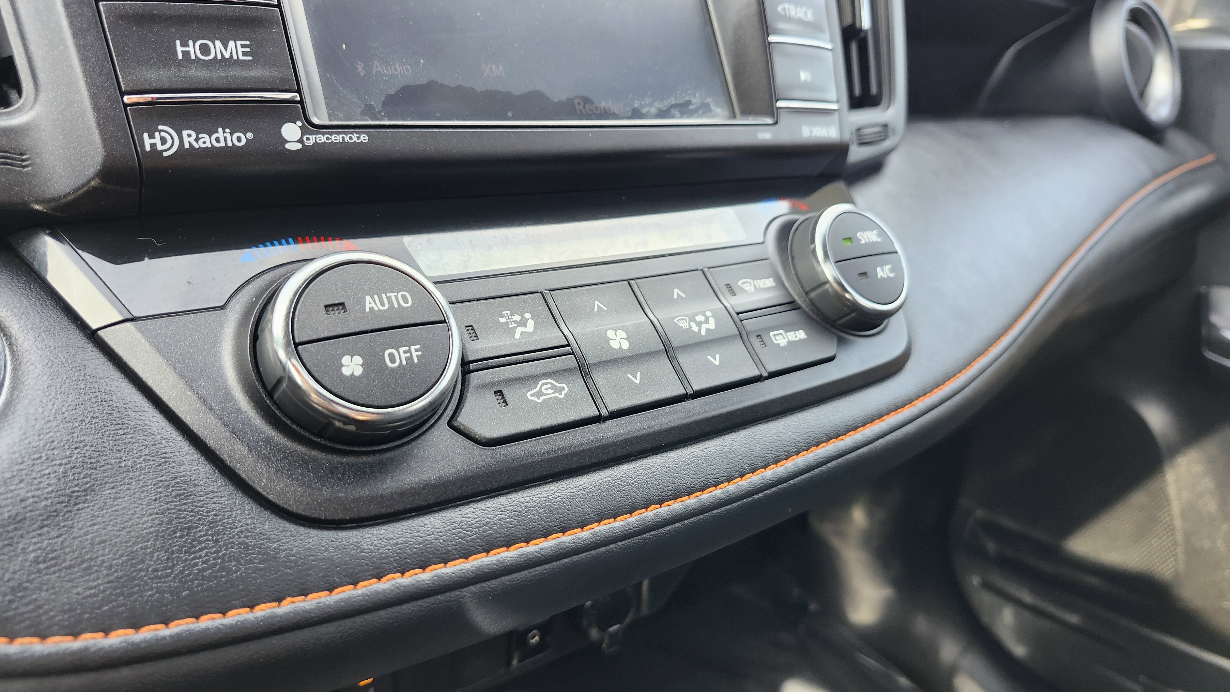 Used 2016 Toyota RAV4 SE image 29