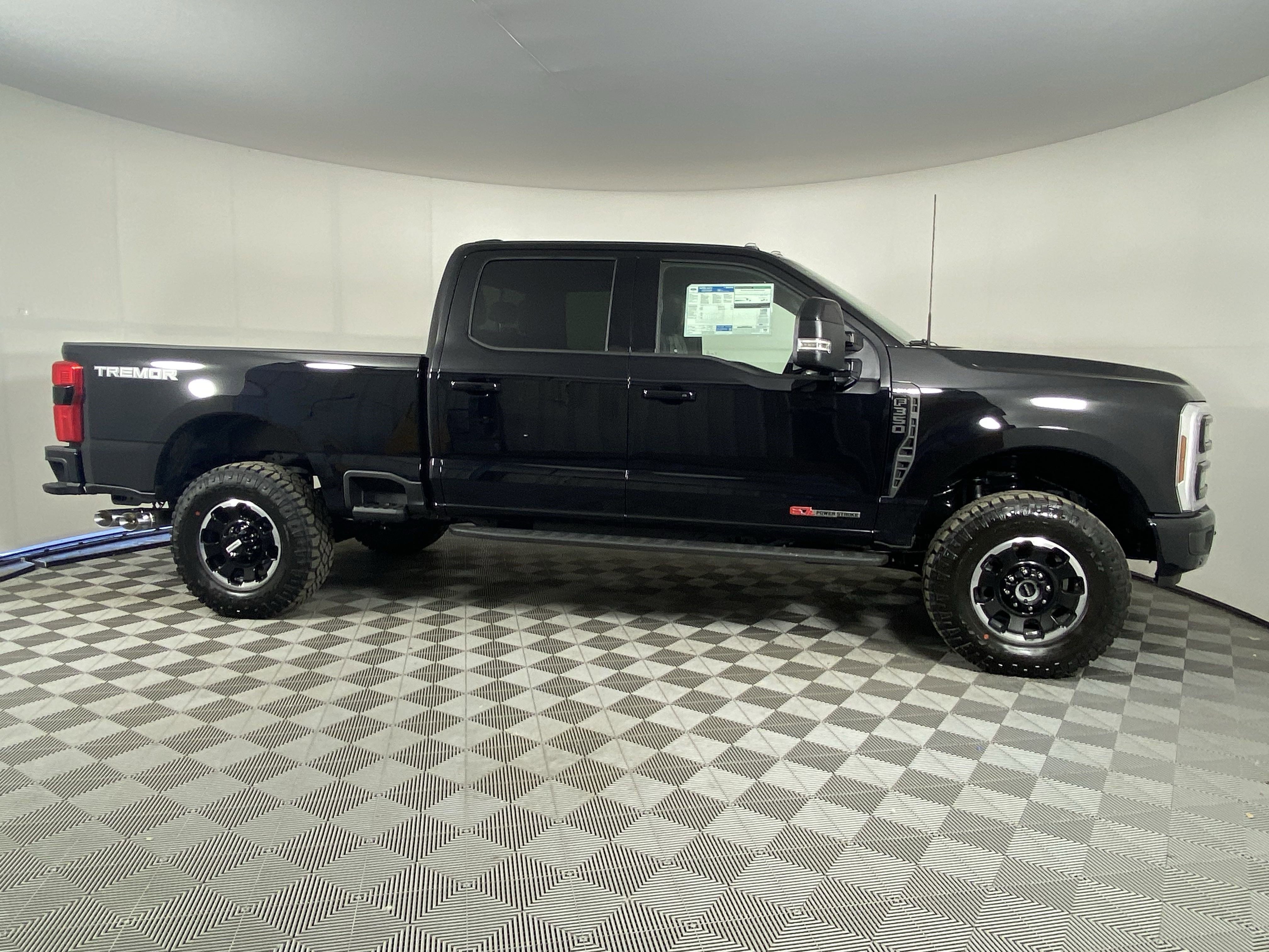 New 2025 Ford F350 Platinum w/ Tremor Off-Road Package image 6