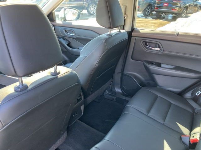 Used 2023 Nissan Rogue SV w/ SV Premium B Package image 18