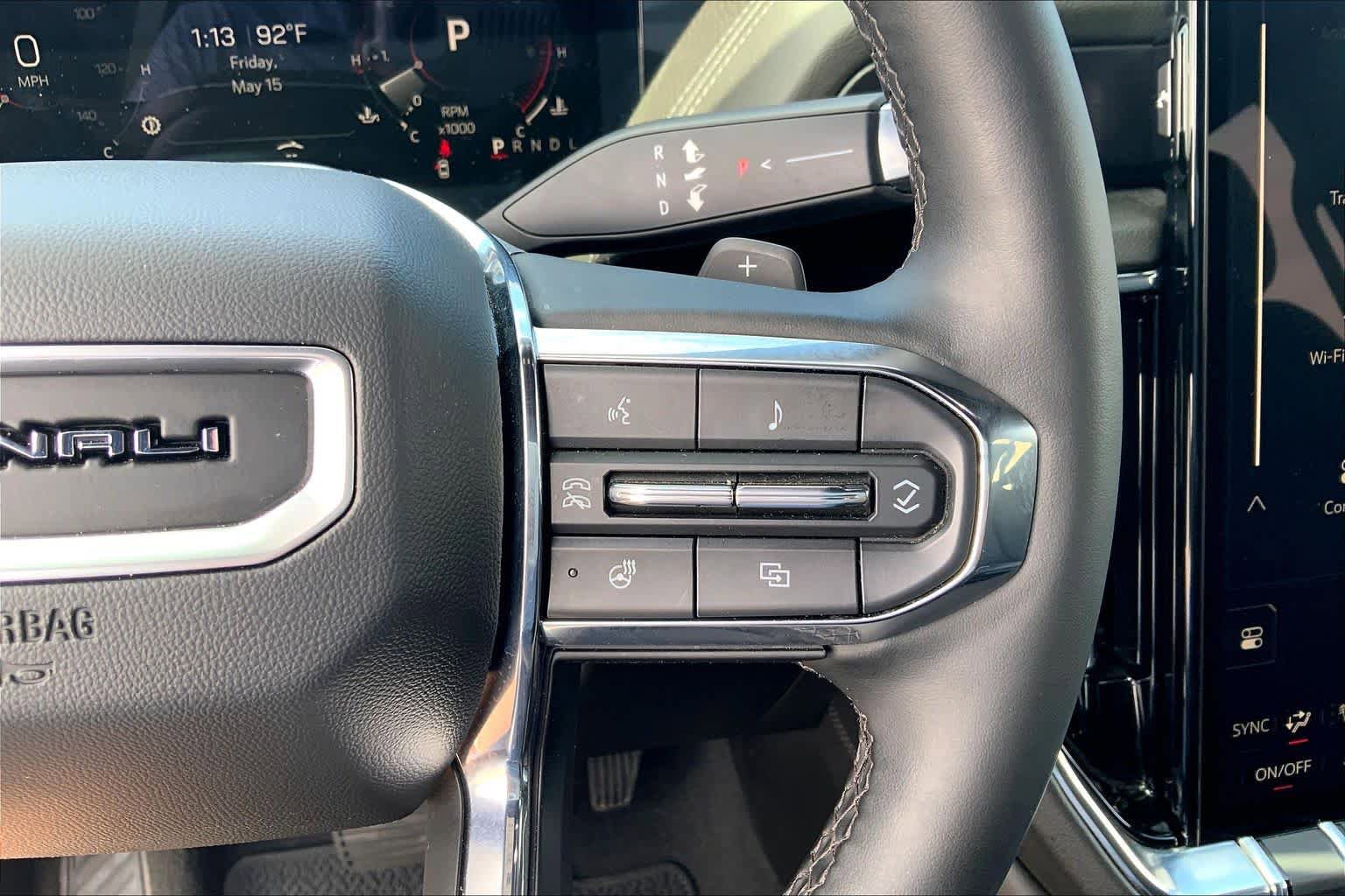 Used 2025 GMC Yukon XL Denali AWD/4WD image 24