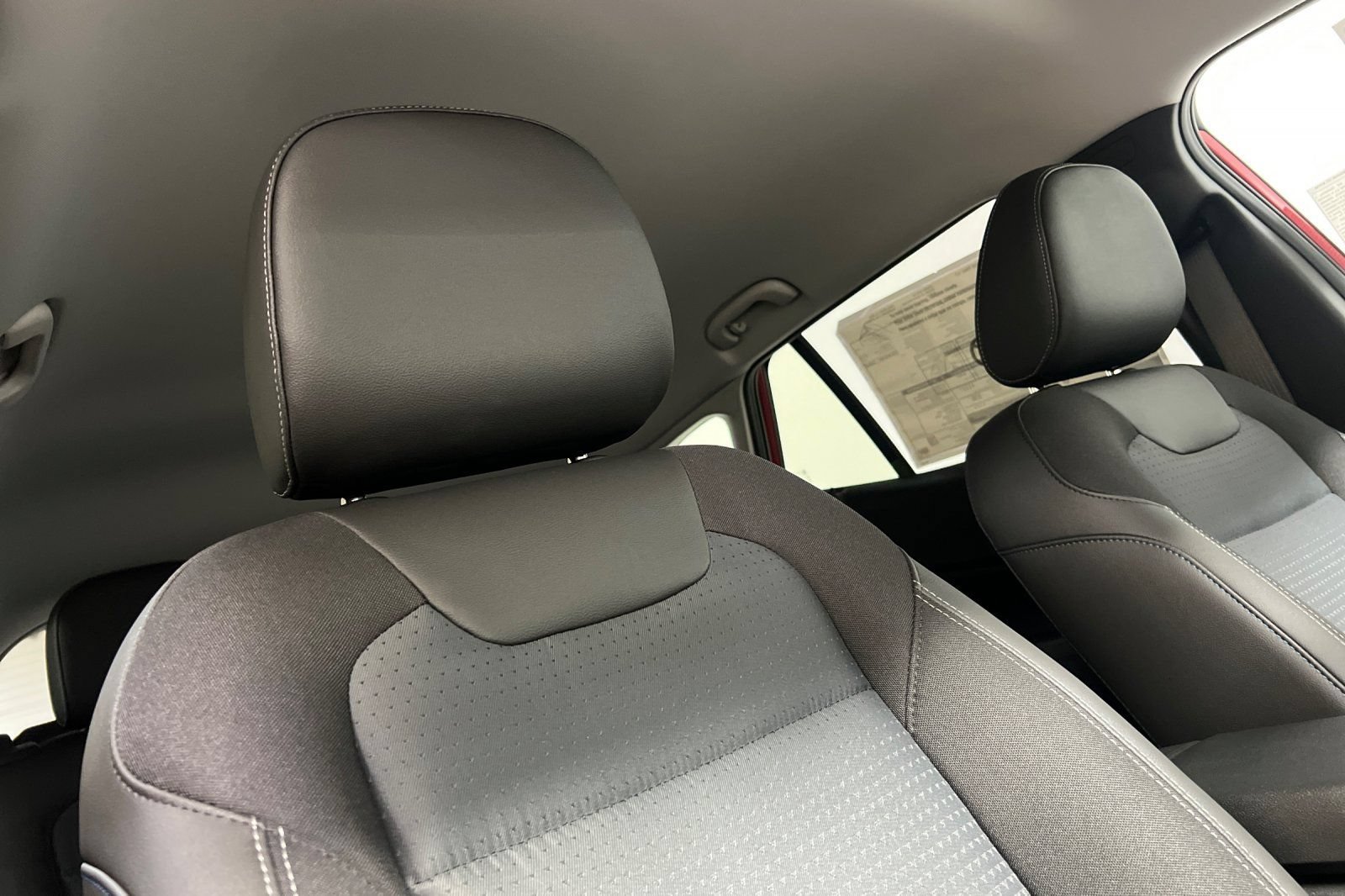 New 2026 Chevrolet Trax LT w/ Midnight Edition FWD image 17