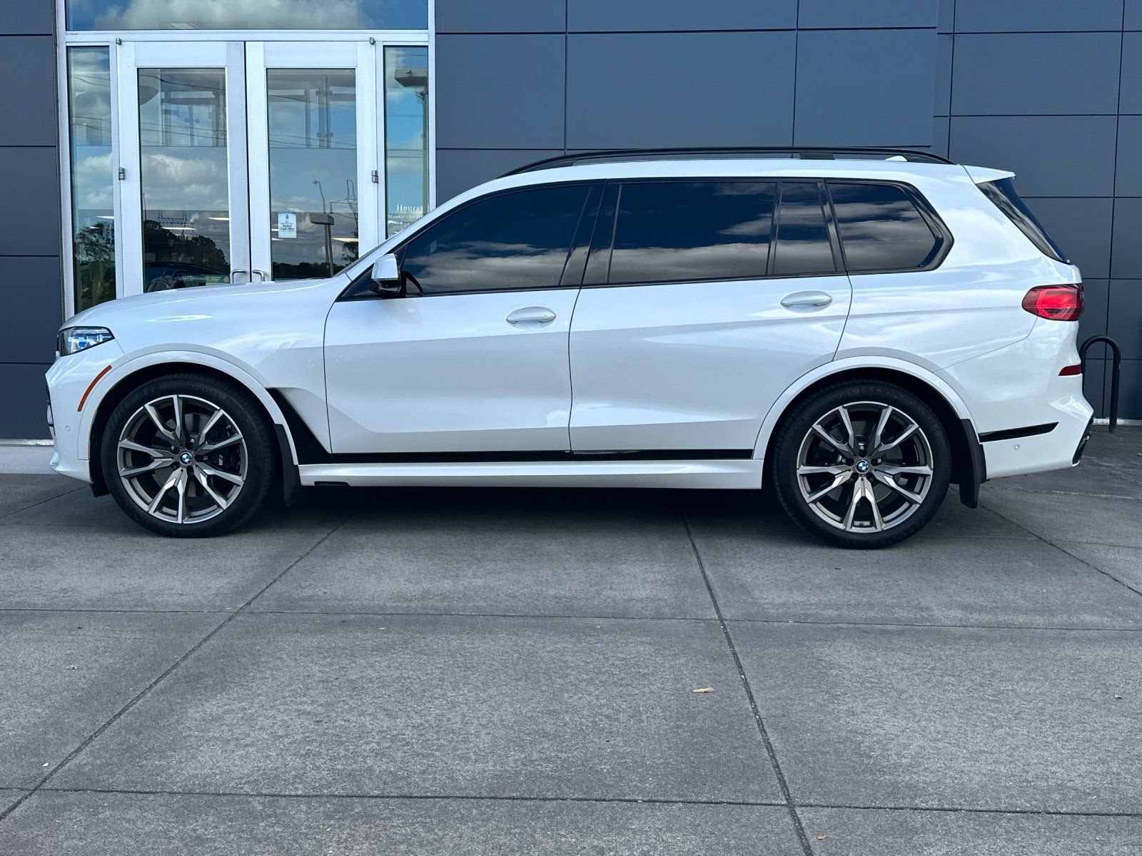 Used 2022 BMW X7 M50i AWD/4WD image 6