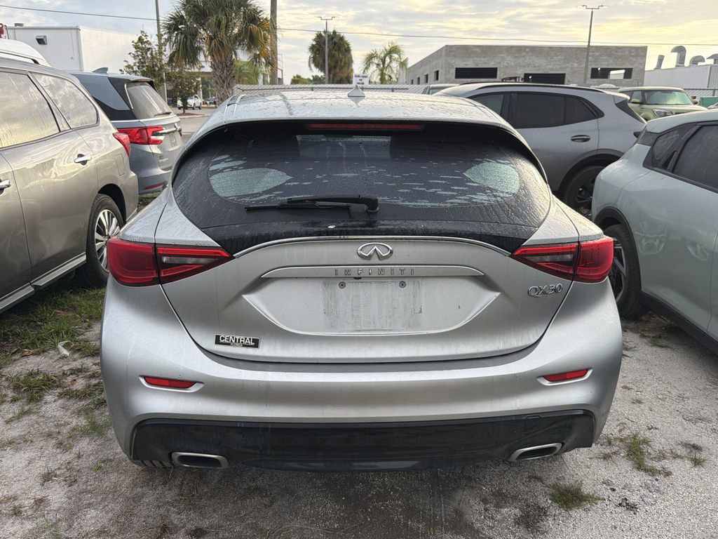 Used 2019 INFINITI QX30 FWD image 8