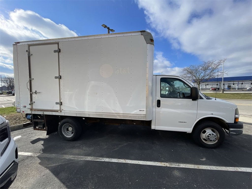 Used 2014 Chevrolet Express 4500 w/ RV Package image 5