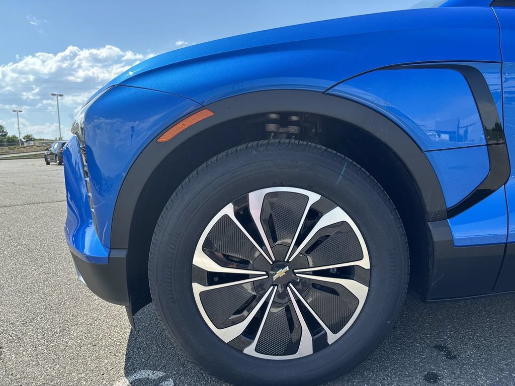 New 2026 Chevrolet Blazer EV LT AWD/4WD image 32