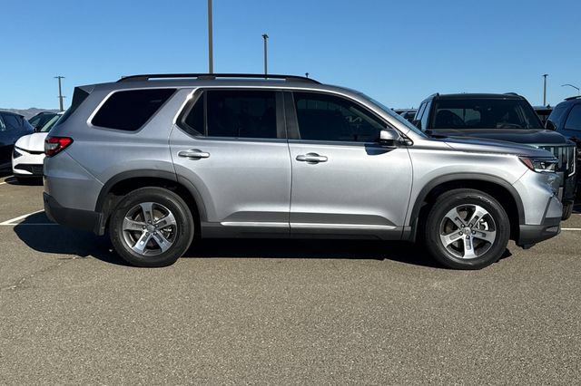 Used 2023 Honda Pilot EX-L image 3