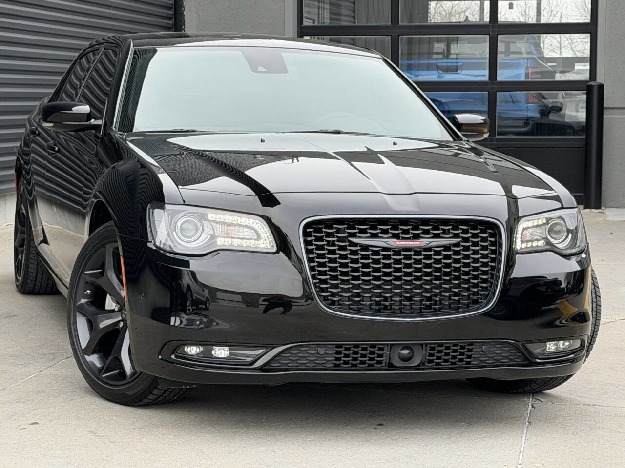 Used 2022 Chrysler 300 S w/ Comfort Group image 5