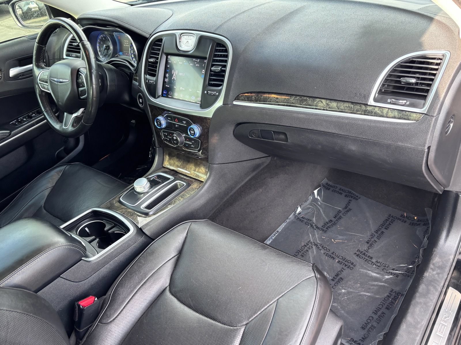 Used 2020 Chrysler 300 Limited RWD image 13