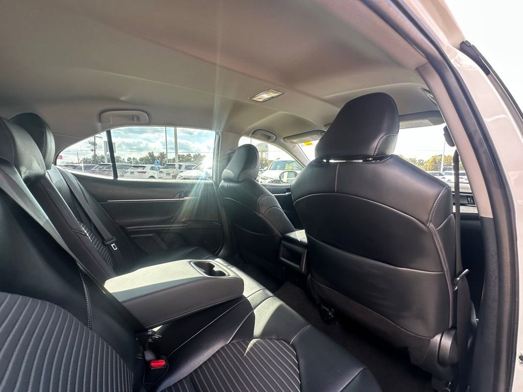 Used 2024 Toyota Camry SE image 25