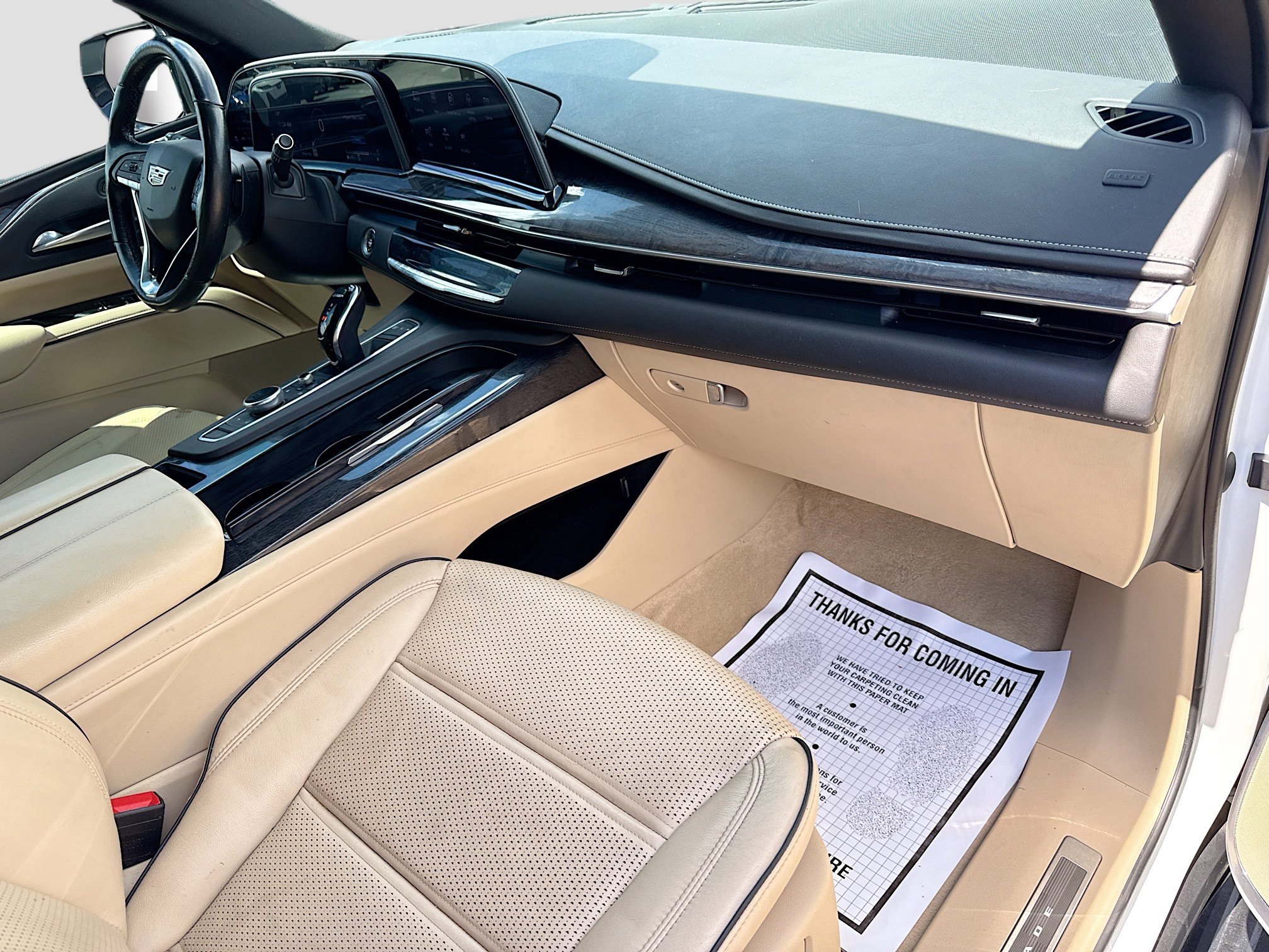 Used 2021 Cadillac Escalade ESV Premium Luxury w/ Driver Assist Tech Package AWD/4WD image 15