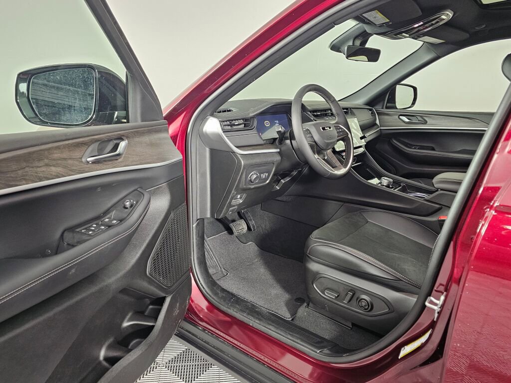 New 2026 Jeep Grand Cherokee Altitude AWD/4WD image 22