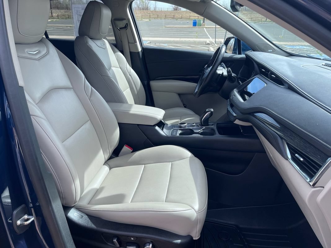 Used 2019 Cadillac XT4 Premium Luxury AWD/4WD image 30