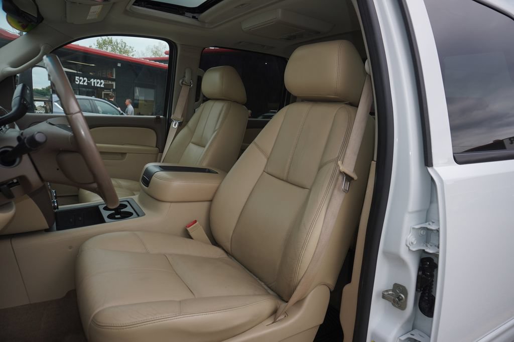 Used 2011 Chevrolet Silverado 3500 LTZ w/ LTZ Plus Package AWD/4WD image 21