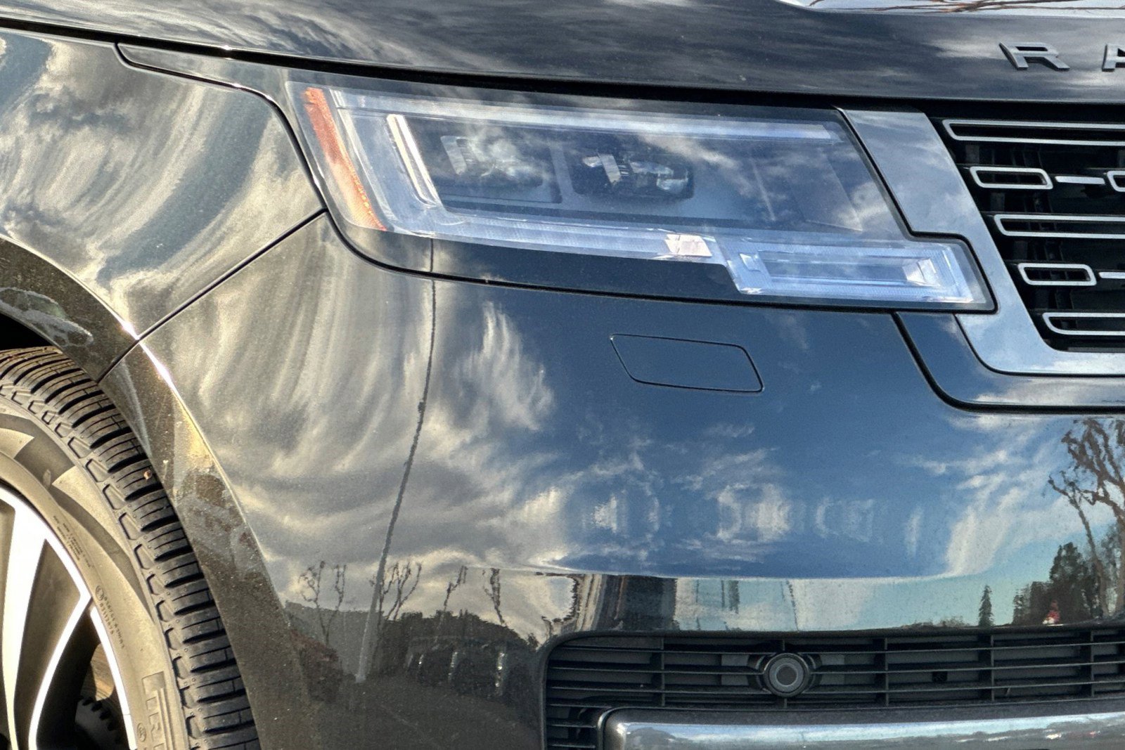 New 2025 Land Rover Range Rover SE image 12