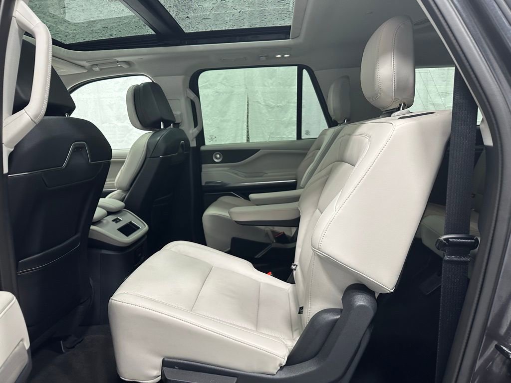 Used 2025 Lincoln Navigator L Reserve image 57