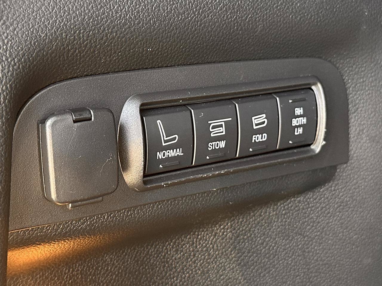Used 2016 Ford Explorer Limited w/ Equipment Group 301A AWD/4WD image 30