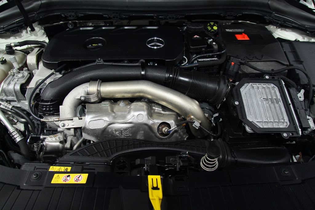 Certified 2024 Mercedes-Benz GLA 250 4MATIC image 31