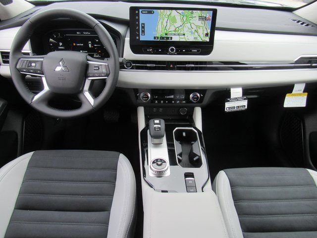 New 2025 Mitsubishi Outlander SE image 10
