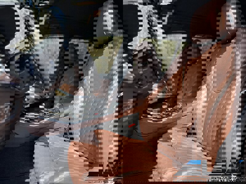 Used 2020 BMW X5 xDrive40i w/ M Sport Package image 18