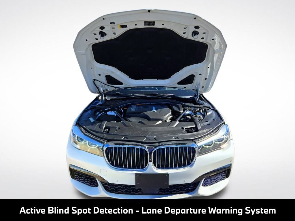 Used 2018 BMW 740e xDrive w/ M Sport Package AWD/4WD image 16