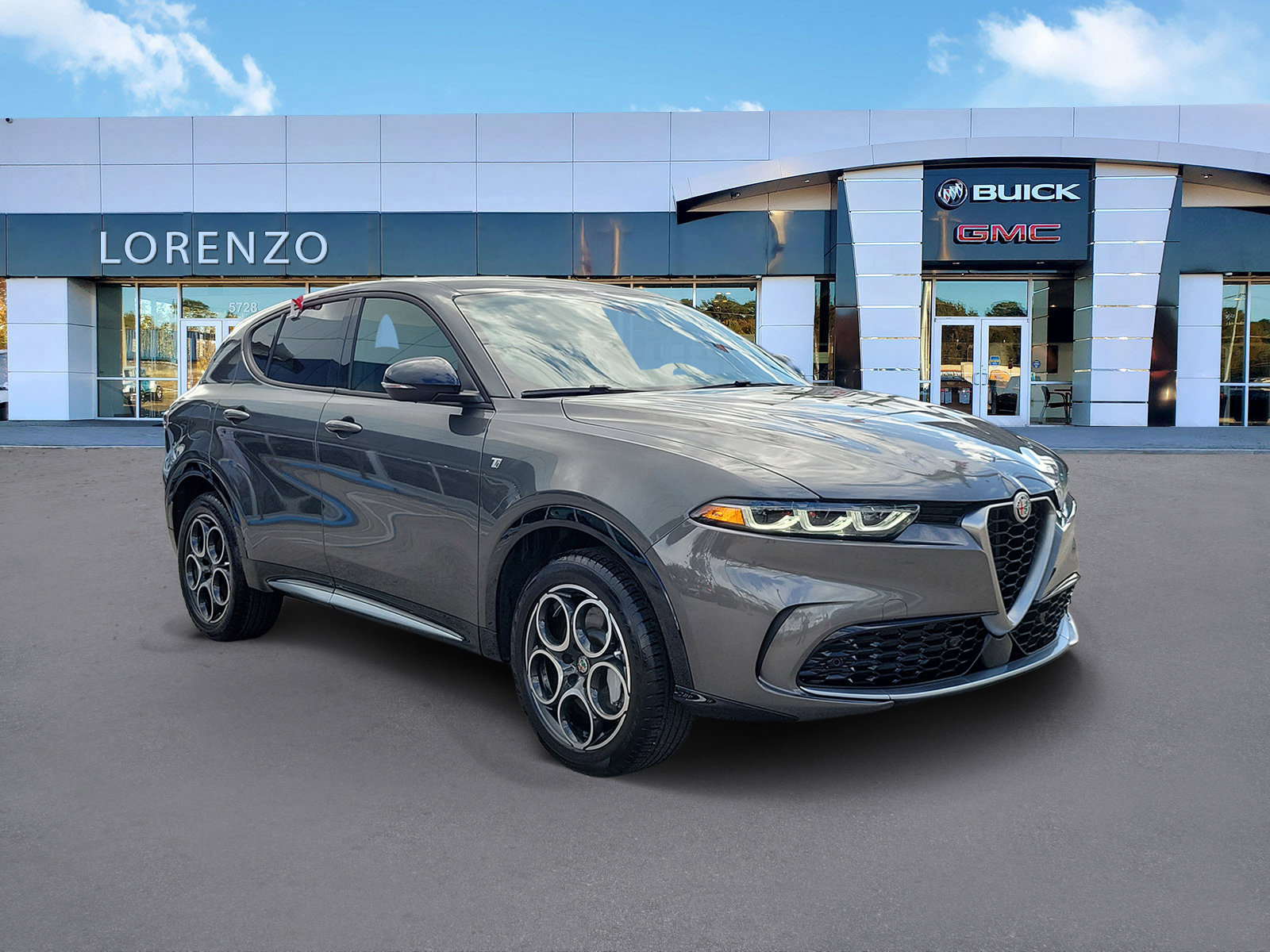 Used 2024 Alfa Romeo Tonale Ti w/ Premium Interior Package AWD/4WD image 3
