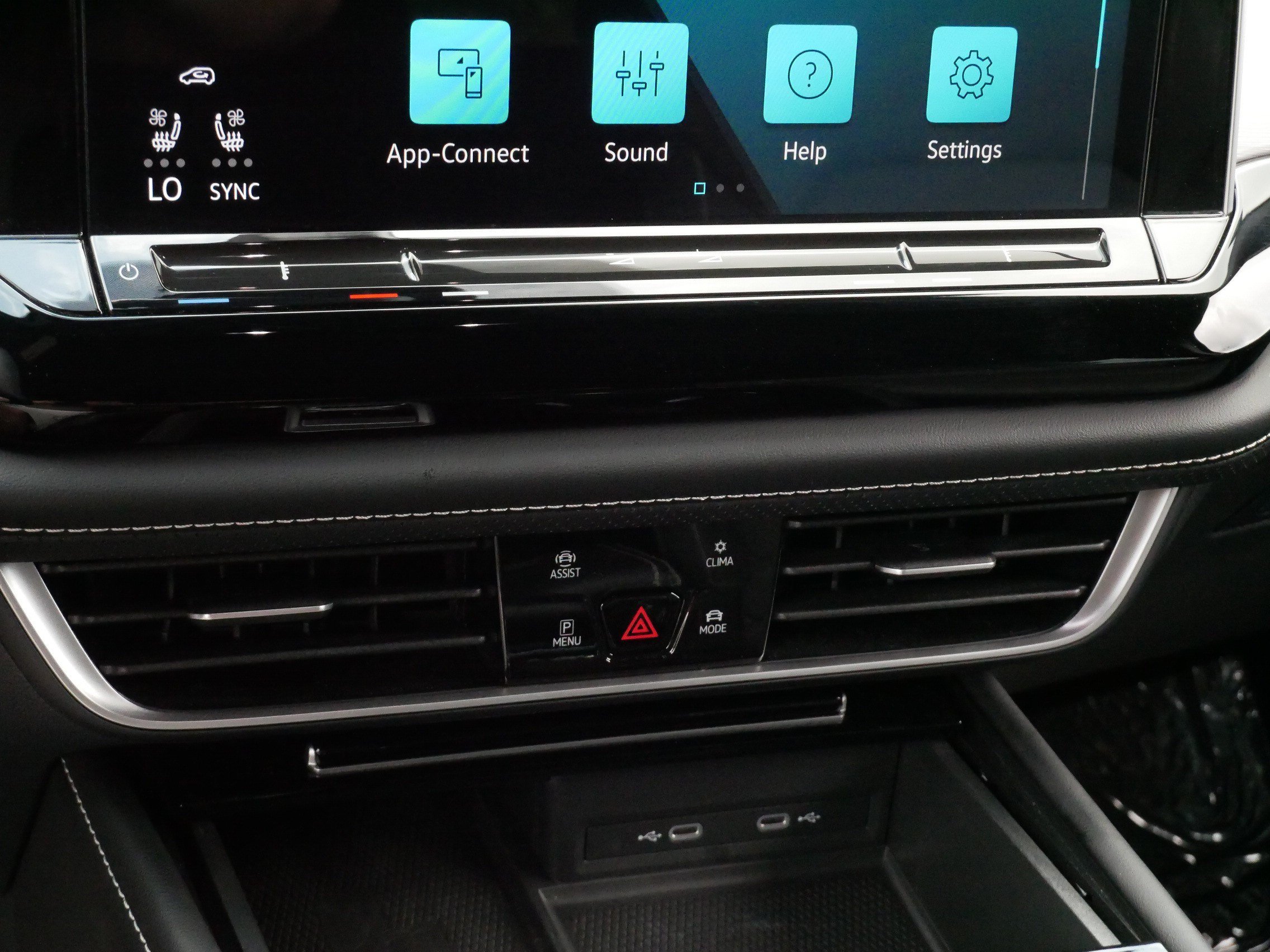 Used 2024 Volkswagen Atlas Cross Sport SE w/ Panoramic Sunroof Package AWD/4WD image 23