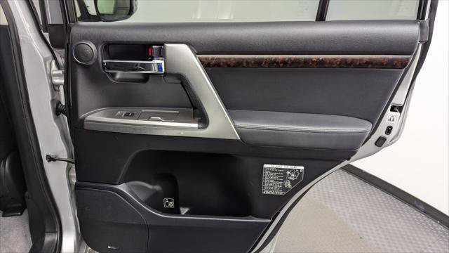 Used 2015 Toyota Land Cruiser AWD/4WD image 16