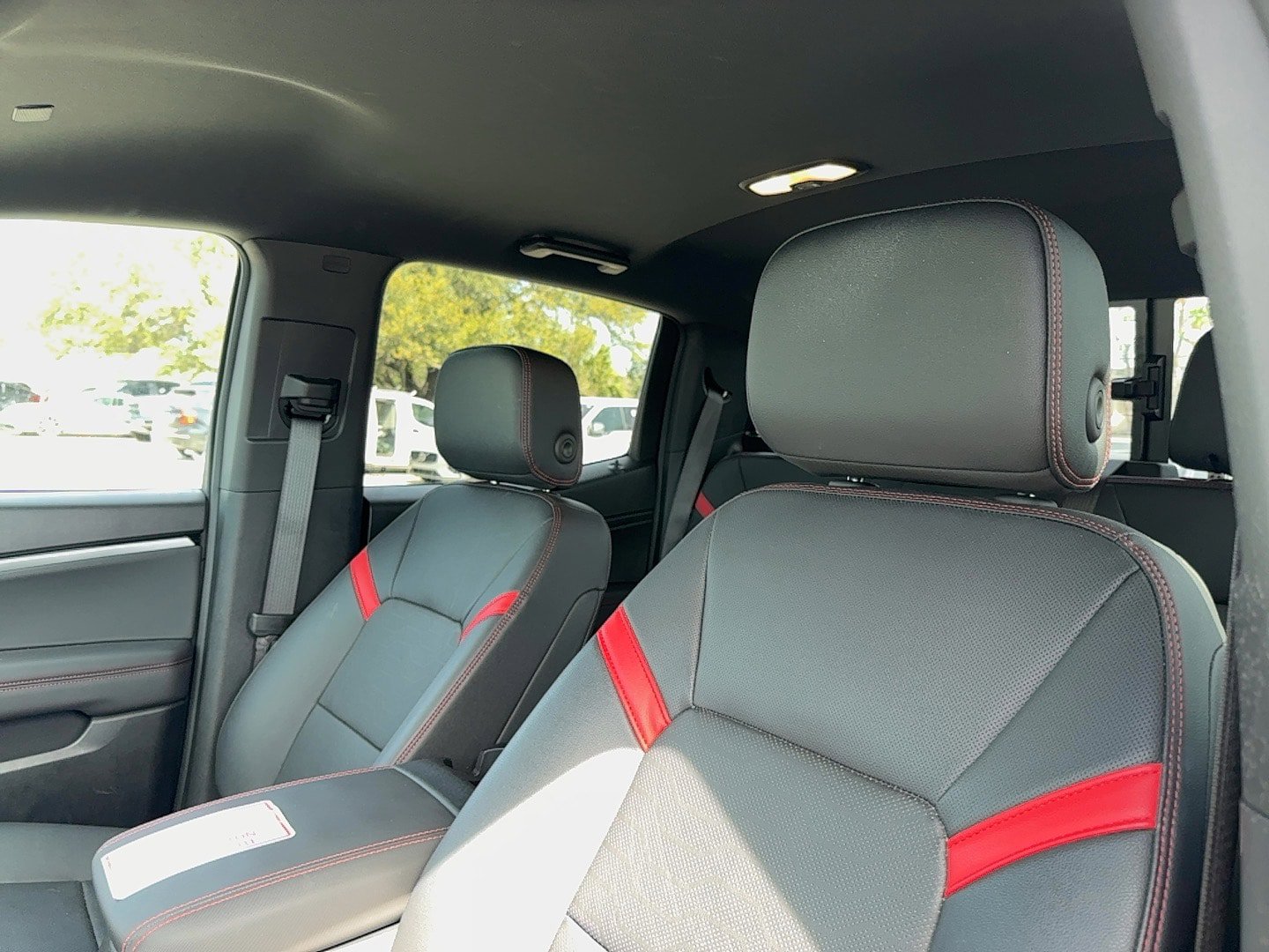 Used 2024 Chevrolet Colorado Z71 w/ Z71 Convenience Package 2 image 14