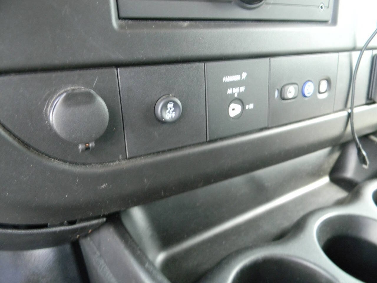 Used 2021 Chevrolet Express 2500 RWD image 13