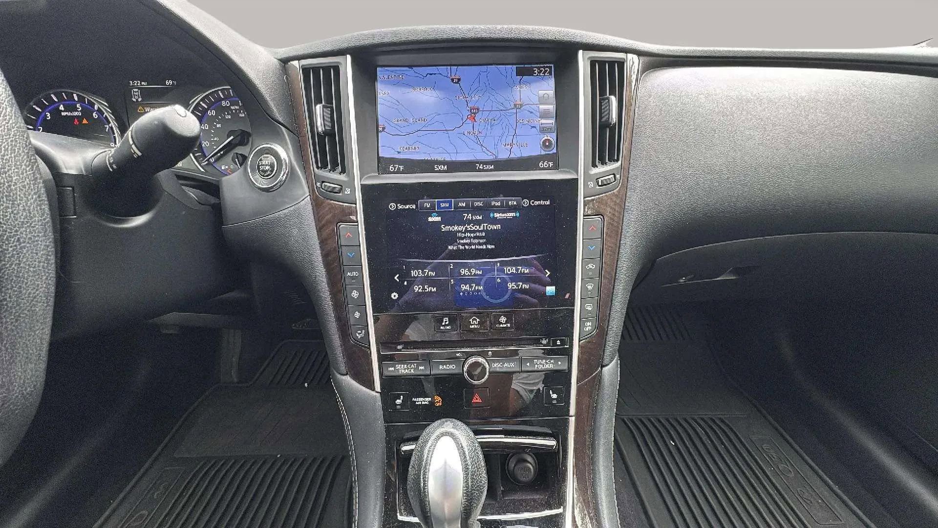 Used 2016 INFINITI Q50 3.0t Premium w/ Driver Assistance Package image 11