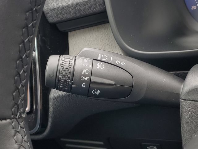 New 2026 Volvo XC40 B5 Plus w/ Protection Package Premier AWD/4WD image 22