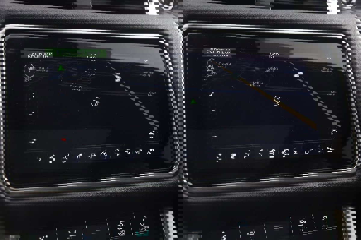 Used 2018 Land Rover Range Rover Sport HSE image 9