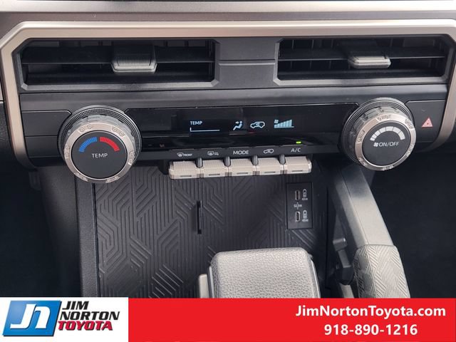 Used 2025 Toyota 4Runner SR5 AWD/4WD image 19