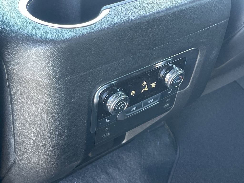 New 2026 GMC Yukon AT4 image 19