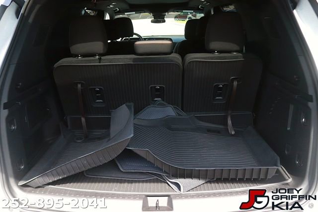 Used 2026 Chevrolet Traverse LT w/ Sun and Wheel Package FWD image 16