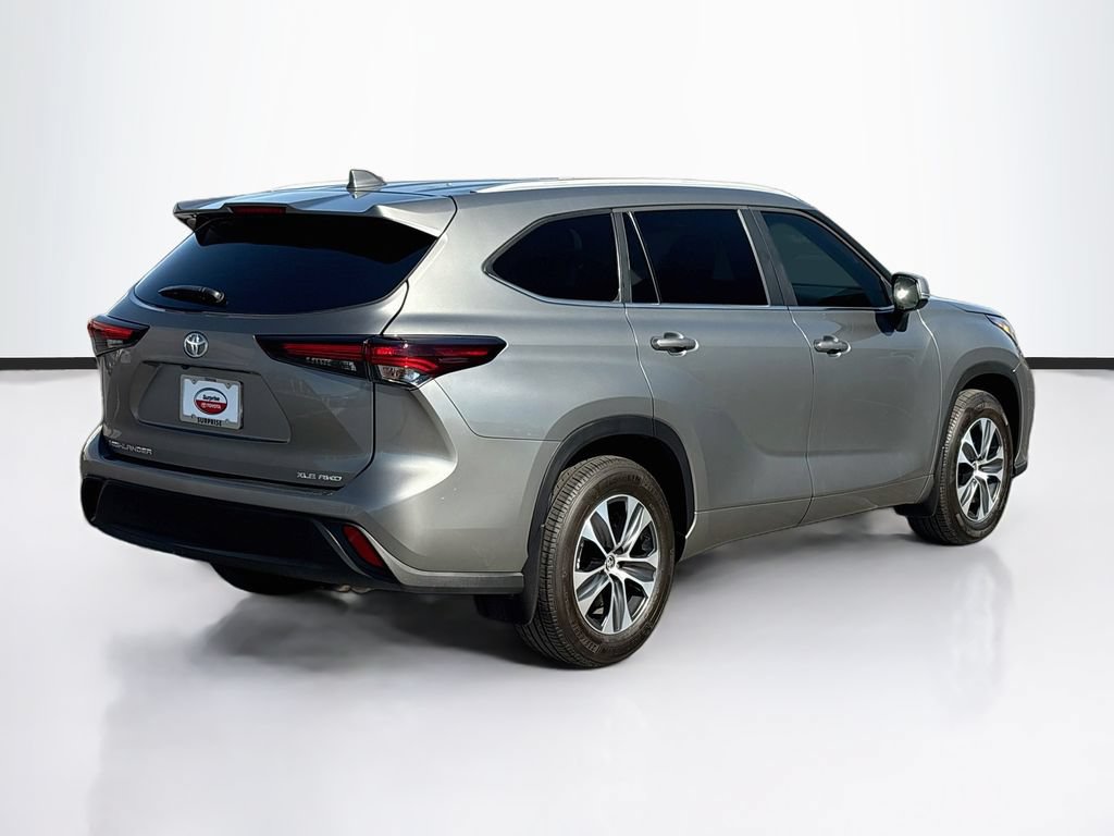 Certified 2026 Toyota Highlander XLE AWD/4WD image 5