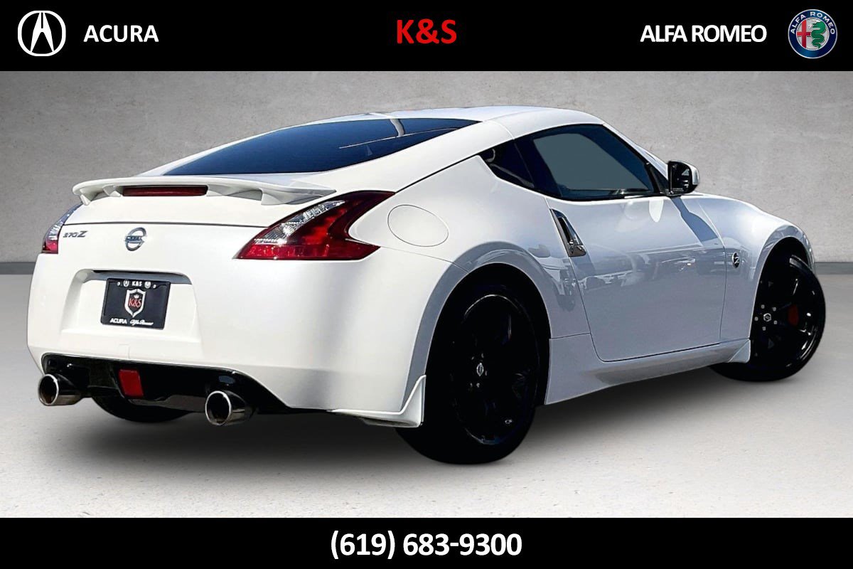 Used 2020 Nissan 370Z Coupe RWD image 30