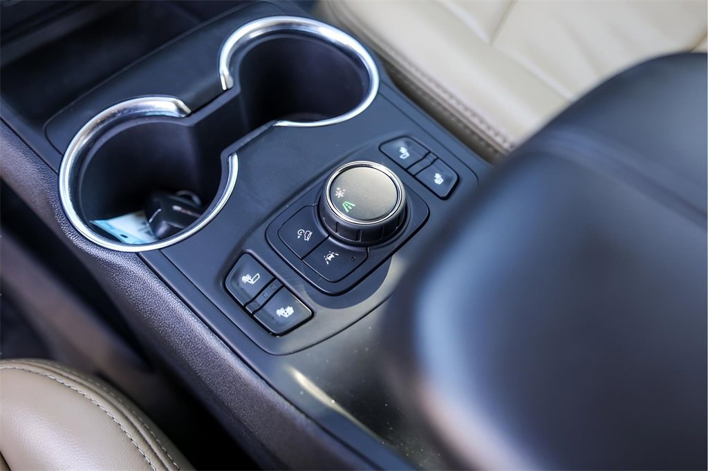 Used 2023 GMC Terrain SLE w/ Driver Convenience Package image 23