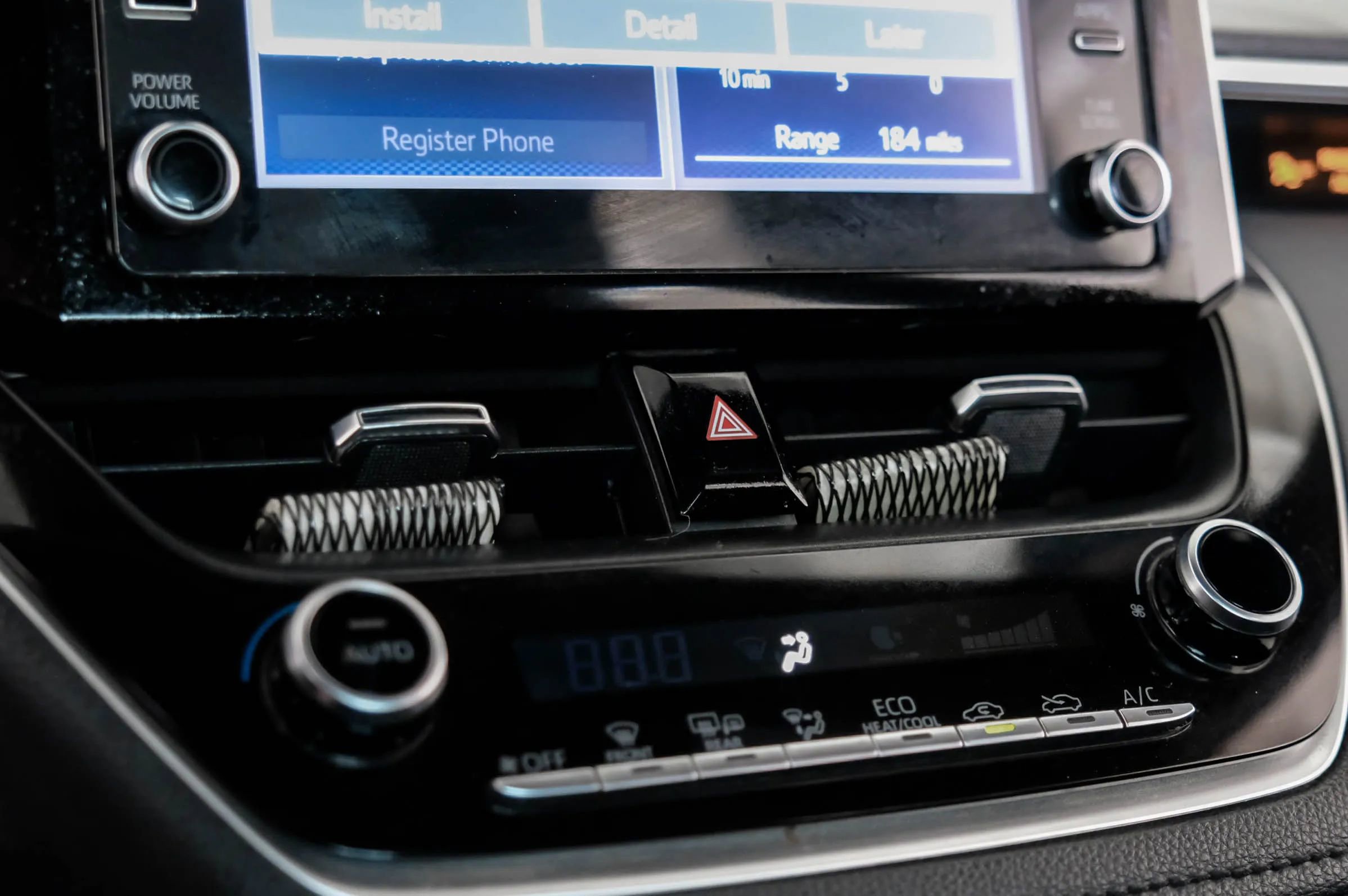 Used 2020 Toyota Corolla SE FWD image 28