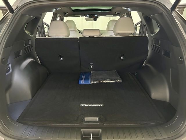 Used 2025 Hyundai Tucson Limited AWD/4WD image 18