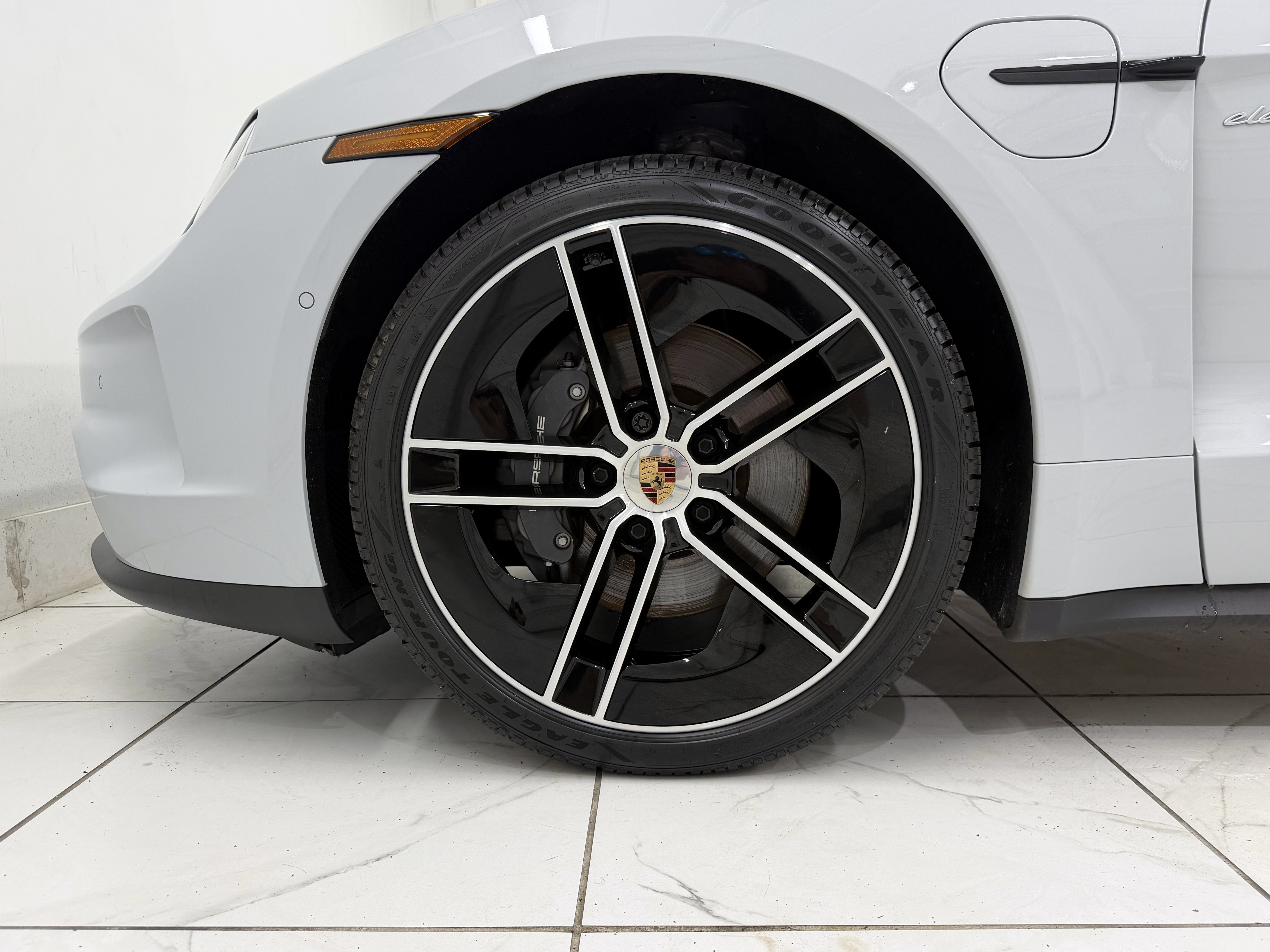 Certified 2025 Porsche Taycan RWD image 16