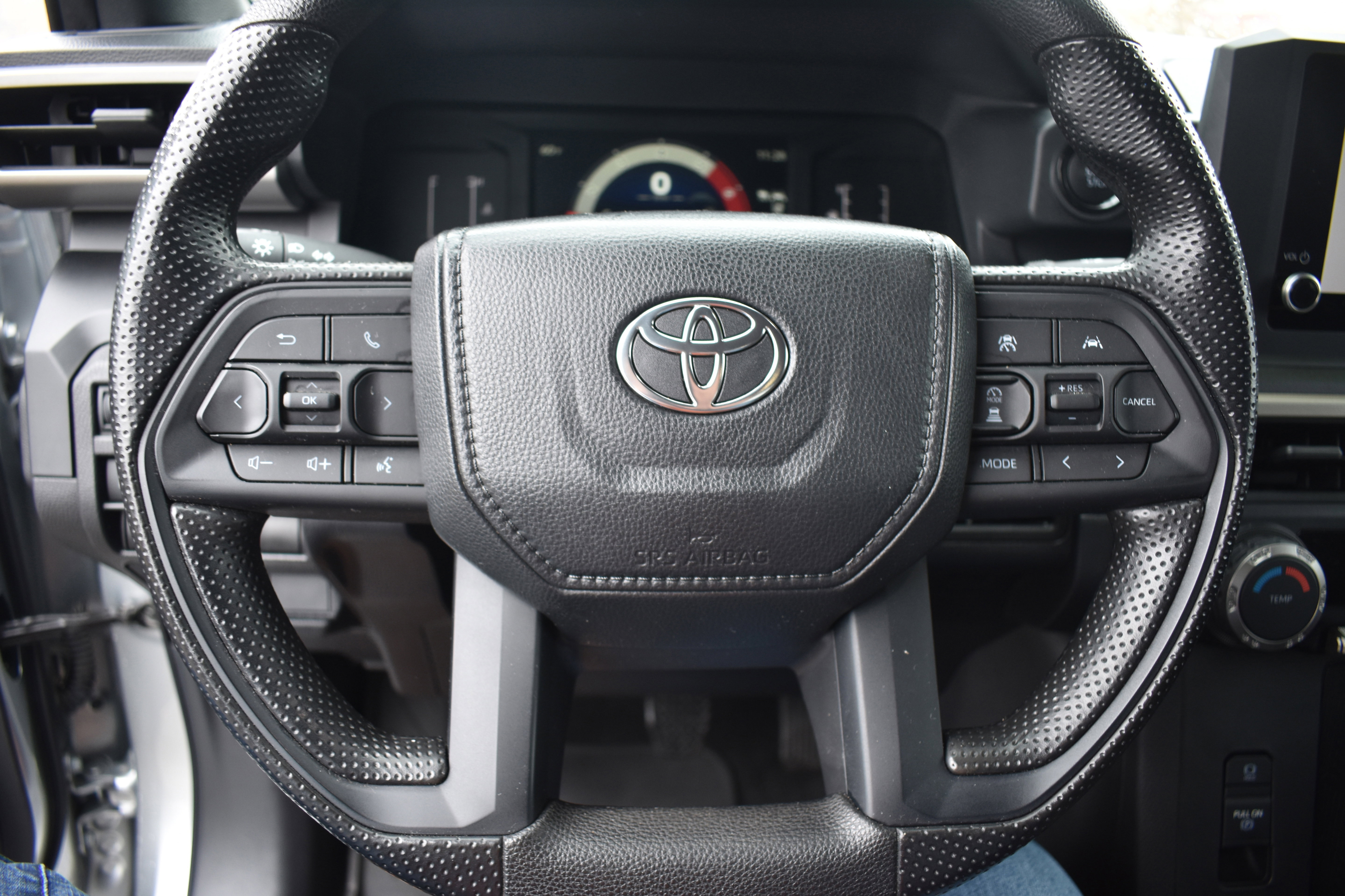 Used 2024 Toyota Tacoma SR image 13