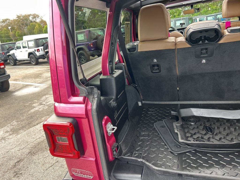 Used 2022 Jeep Wrangler Unlimited Sahara w/ LED Lighting Group image 31